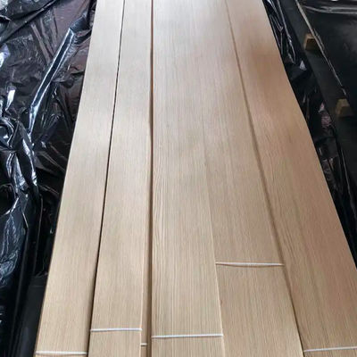 Natural Oak Veneer Panels , FSC Red 0.45mm Oak Wood Veneer For Flooring